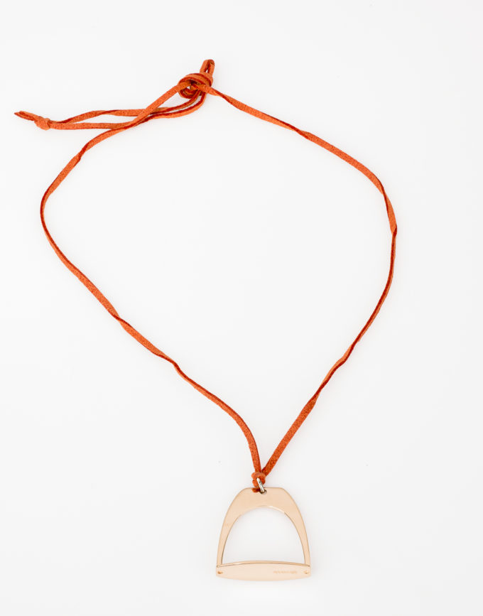 sautoir-etrier-or-fil-orange