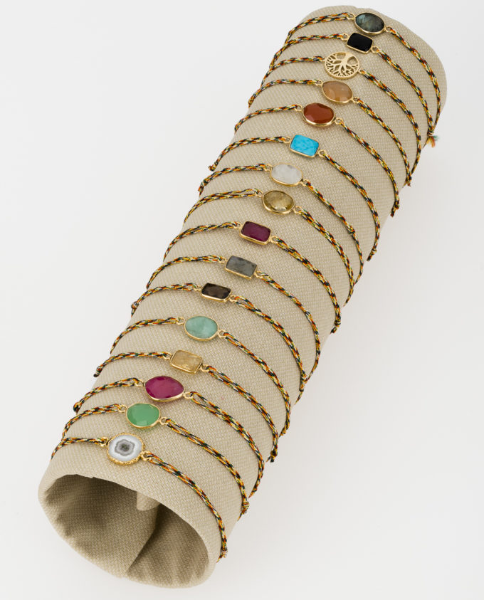 offrande-bijoux-pierres-semi-precieuses-fil-hippie-chic-ajustable