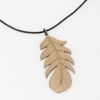 offrande-bijoux-sautoir-plume-argent-plaque-or-chocolat-brun-cordon-cuir