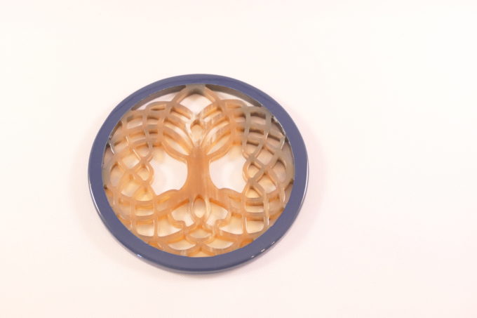 pendentif-arbre-de-vie-corne-laqué-bleu-2