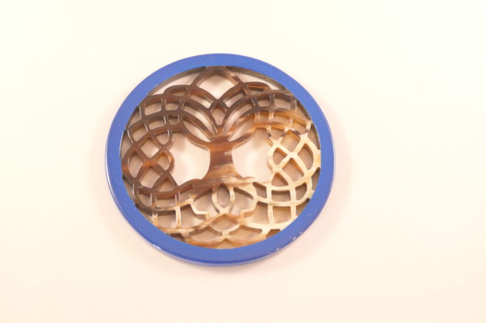pendentif-arbre-de-vie-corne-laqué-bleu-vif-3