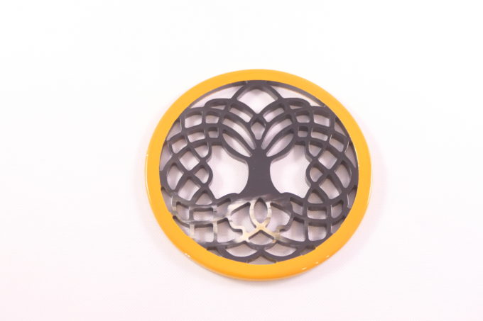 pendentif-arbre-de-vie-corne-laqué-jaune-safran-2