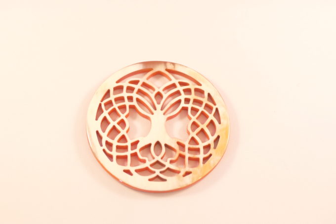 pendentif-arbre-de-vie-corne-laqué-naturelle-7